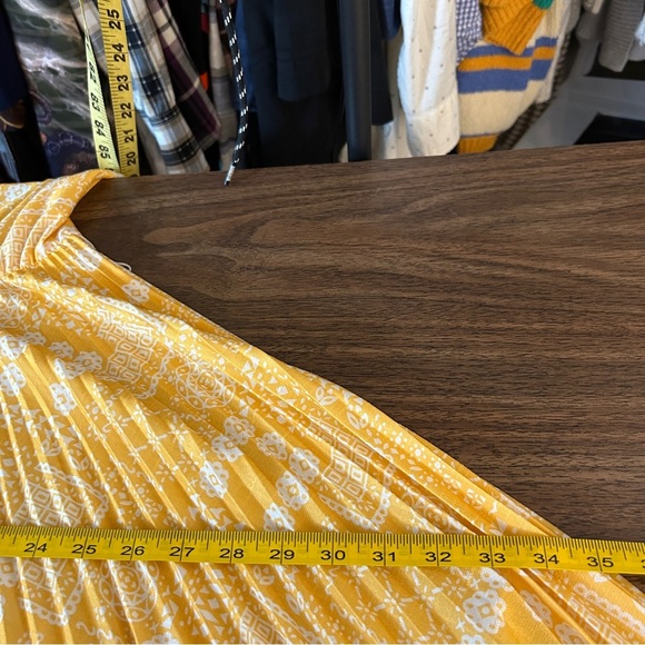 ❤️ Vintage Made in Canada Chic Yellow Patterned Midi Dress - Picture 11 of 12